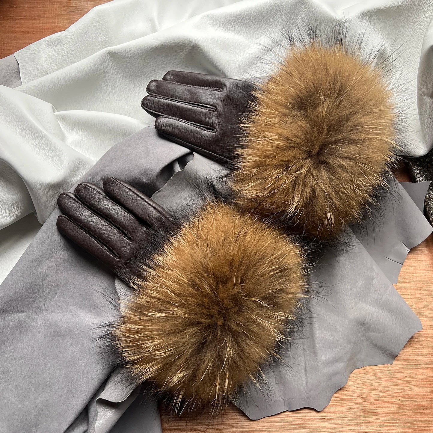GLOVES | SHEEPSKIN & FOX